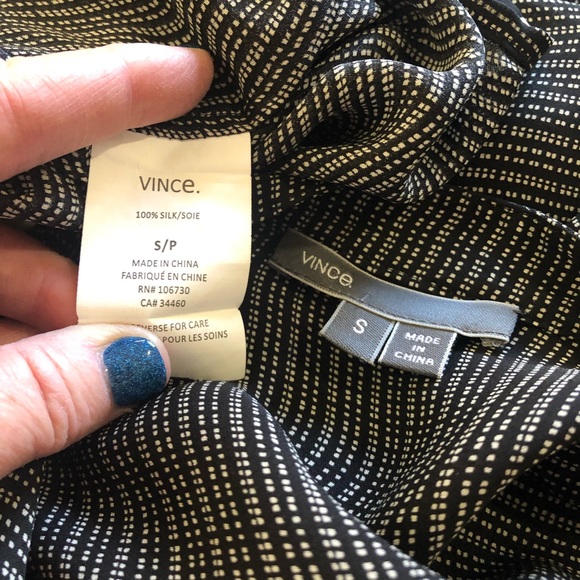 Vince 100% Silk Printed Color Block Blouse B & W - Picture 7 of 8